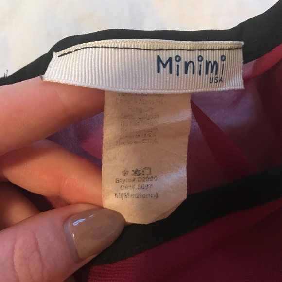 ❎SOLD❎ High-low red & black lace dress - Picture 4 of 7